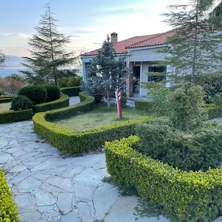 Villa Stunning 2-Bedroom Villa In Nerotribia Euboias